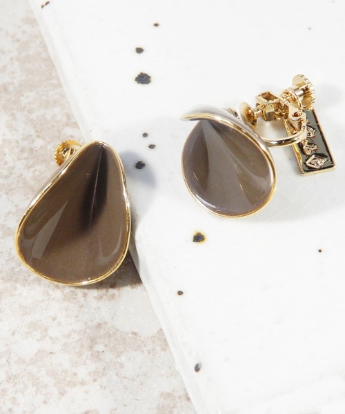 The Rule(ザルール)の「The Rule ザルール:OAK rolled stud earring:オーク ロールスタッズ イヤリング(イヤリング・レディース・ダークグリーン系/ホワイト/オレンジ/モカ/ネイビー/グレー/ワインレッド・FREE)」の16枚目の写真