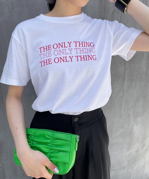 MAISON BREEZE（メゾンブリーズ）の「キレイ目ロゴTならこれ。きちんと感がトレンド！【MAISON BREEZE】THE ONLY THING メッセージプリントTシャツ（Tシャツ/カットソー・レディース・ブラック系その他2/ピンク/グリーン/ブラック系1・FREE）」の4枚目の写真