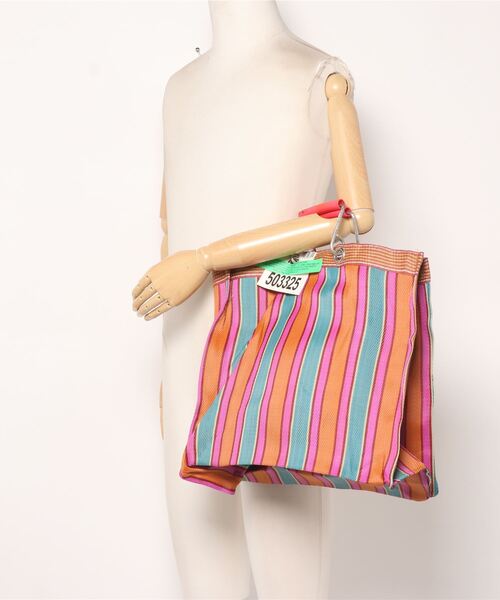 PUEBCO（プエブコ）の「RECYCLED PLASTIC STRIPE BAG　Square（トートバッグ・メンズ・その他3/その他5/その他6/その他4/その他2/その他1・ONE SIZE）」の7枚目の写真