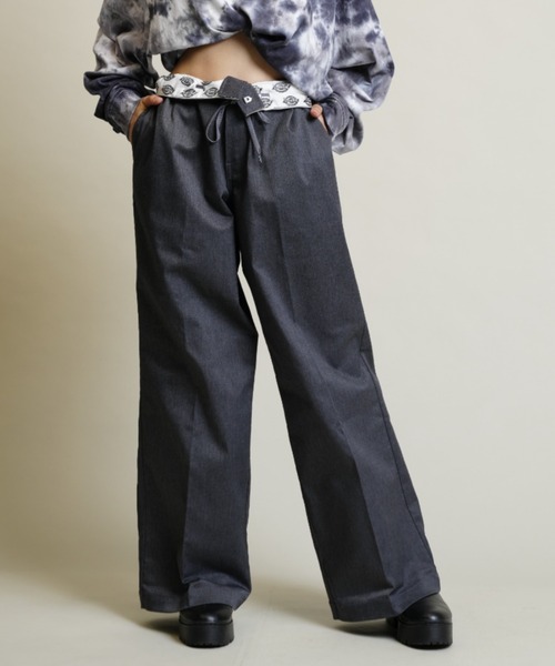 Dickies（ディッキーズ）の「【ムラサキスポーツ別注】Dickies/ディッキーズ  ワイドストレッチパンツ ウェストロゴ   18373000（その他パンツ・レディース・イエロー/ベージュ/ピンク/ブラック/ブルー/グレー・M/L）」の7枚目の写真