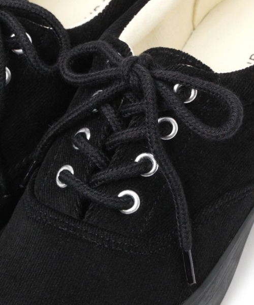 studio CLIP(スタディオクリップ)の「コールレースアップスニーカー(スニーカー・レディース・ブラウン/ベージュ/ブラック・MEDIUM/LARGE)」の9枚目の写真