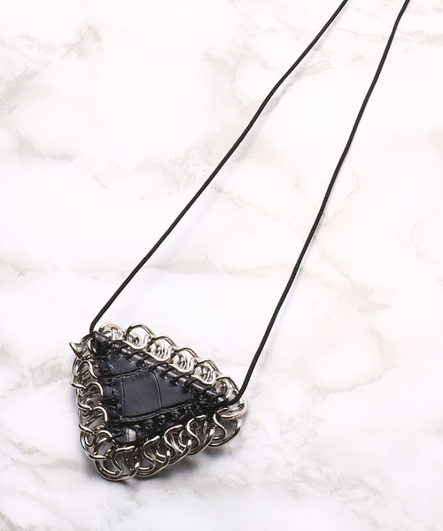 TOGA PULLA(トーガ プルラ)の「TOGA PULLA Magic triangle TP22-AK211(ネックレス・レディース・ホワイト/ブルー/ブラック・ONE SIZE)」の3枚目の写真