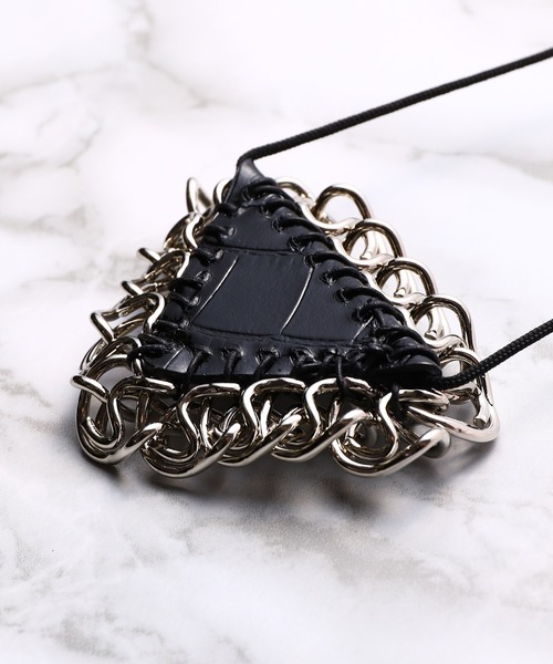 TOGA PULLA(トーガ プルラ)の「TOGA PULLA Magic triangle TP22-AK211(ネックレス・レディース・ホワイト/ブルー/ブラック・ONE SIZE)」の8枚目の写真