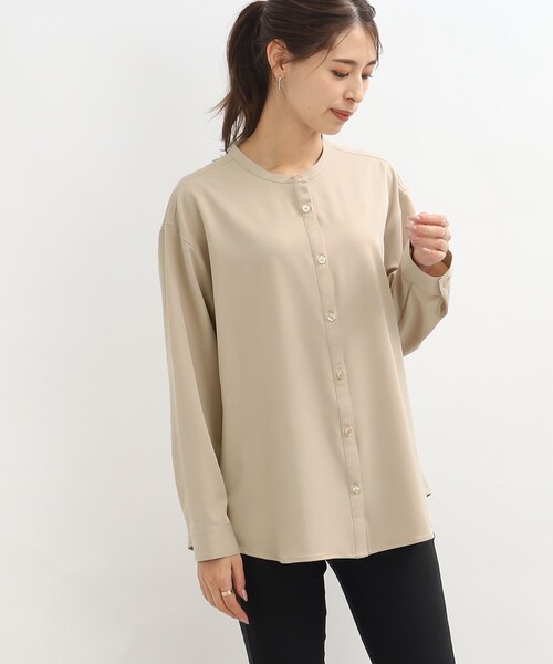 SHOO・LA・RUE（シューラルー）の「◆バンドカラー前開きシャツ（シャツ/ブラウス・レディース・ホワイト系/ピンク系/サンドベージュ・00）」の3枚目の写真