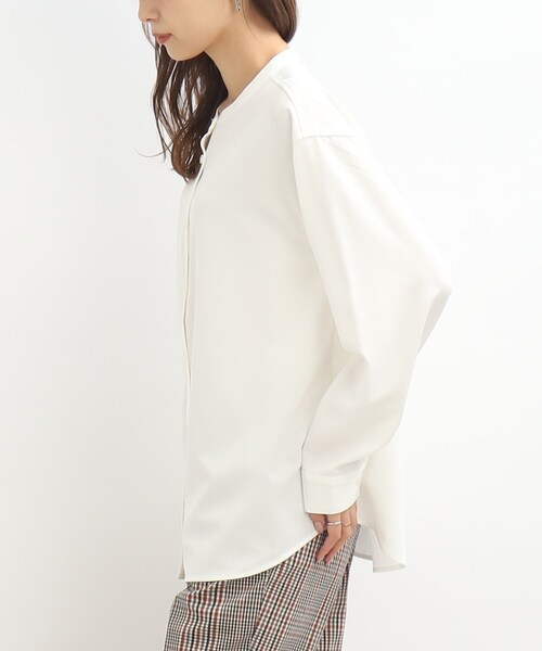 SHOO・LA・RUE（シューラルー）の「◆バンドカラー前開きシャツ（シャツ/ブラウス・レディース・ホワイト系/ピンク系/サンドベージュ・00）」の12枚目の写真