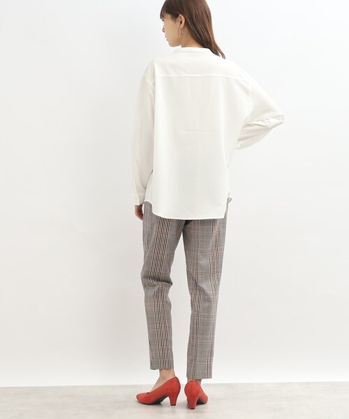 SHOO・LA・RUE（シューラルー）の「◆バンドカラー前開きシャツ（シャツ/ブラウス・レディース・ホワイト系/ピンク系/サンドベージュ・00）」の16枚目の写真