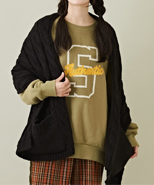 CUBE SUGAR（キューブシュガー）の「WEB限定ケーブル柄ポケット付きニットストール（ストール/ショール・レディース・ベージュ/モカ/ブラック・M）」の2枚目の写真