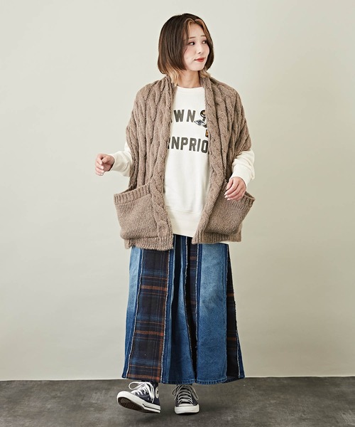 CUBE SUGAR（キューブシュガー）の「WEB限定ケーブル柄ポケット付きニットストール（ストール/ショール・レディース・ベージュ/モカ/ブラック・M）」の11枚目の写真