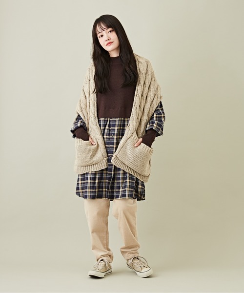 CUBE SUGAR（キューブシュガー）の「WEB限定ケーブル柄ポケット付きニットストール（ストール/ショール・レディース・ベージュ/モカ/ブラック・M）」の6枚目の写真