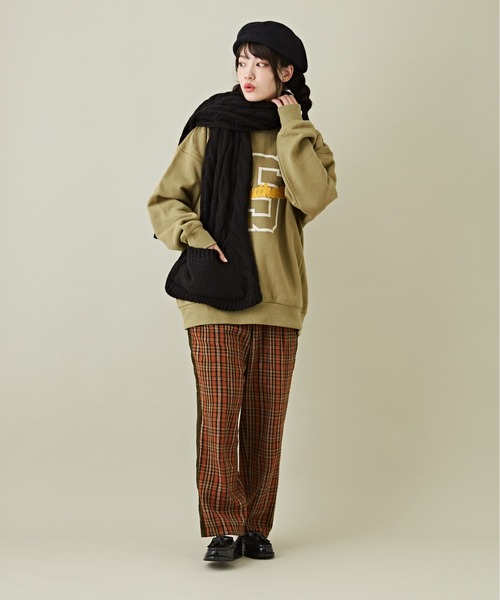 CUBE SUGAR（キューブシュガー）の「WEB限定ケーブル柄ポケット付きニットストール（ストール/ショール・レディース・ベージュ/モカ/ブラック・M）」の4枚目の写真