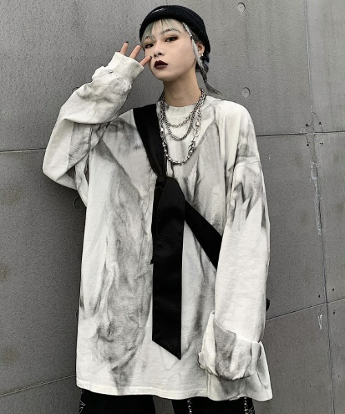 ARULE(アルール)の「A'GEM/9 × .kom『ARULE/アルール』総柄トレーナー(スウェット・メンズ・グレー・XL)」の2枚目の写真