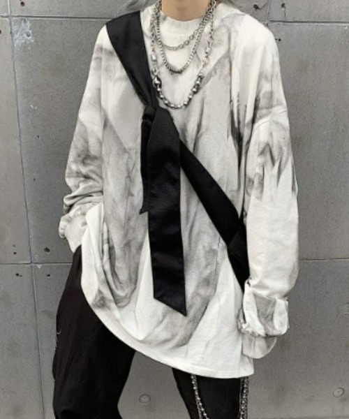 ARULE(アルール)の「A'GEM/9 × .kom『ARULE/アルール』総柄トレーナー(スウェット・メンズ・グレー・XL)」の6枚目の写真