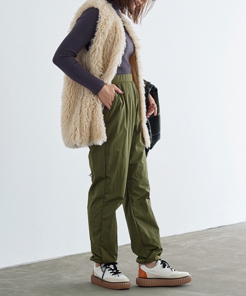 KOBE LETTUCE（コウベレタス）の「厚底チャンキーフラットソールスニーカーシューズ（スニーカー・レディース・シルバー系その他/ホワイト系その他/ブラック×シルバー/ホワイト×ホワイト・L/LL/M/S）」の12枚目の写真