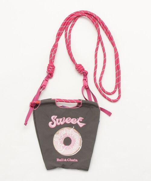 Ball&Chain（ボールアンドチェーン）の「[BALL&CHAIN/ボールアンドチェーン] SWEET 刺繍デザインナイロンバッグ スモールサイズ（ショルダーバッグ・レディース・チャコール・S）」の17枚目の写真