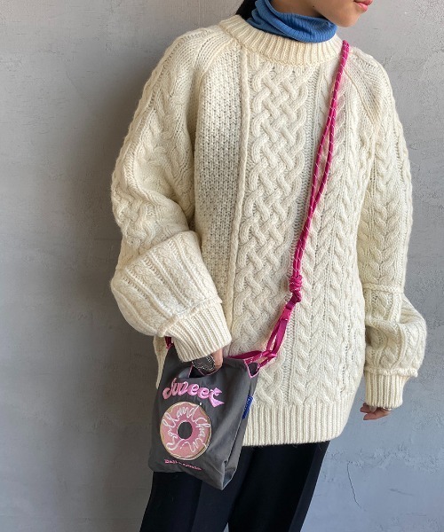 Ball&Chain（ボールアンドチェーン）の「[BALL&CHAIN/ボールアンドチェーン] SWEET 刺繍デザインナイロンバッグ スモールサイズ（ショルダーバッグ・レディース・チャコール・S）」の7枚目の写真