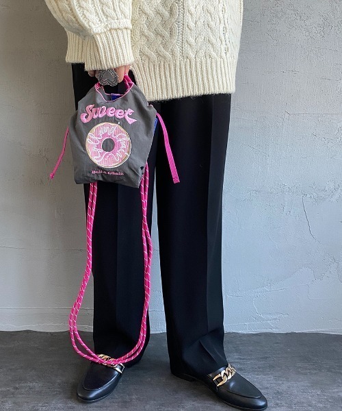 Ball&Chain（ボールアンドチェーン）の「[BALL&CHAIN/ボールアンドチェーン] SWEET 刺繍デザインナイロンバッグ スモールサイズ（ショルダーバッグ・レディース・チャコール・S）」の11枚目の写真