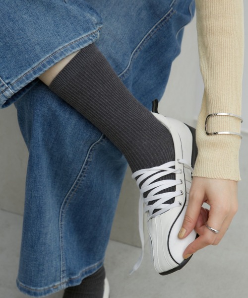 Aunt Marie's（アントマリーズ）の「シンプルリブソックス / カラーソックス（ソックス/靴下・レディース・ダークグレー/マスタード/ブルー/ホワイト/ブラック/ベージュ/ライトグレー/ライトグリーン/ピンク/イエロー・FREE）」の5枚目の写真