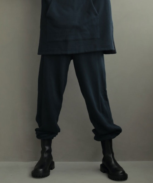 ETRE TOKYO(エトレトウキョウ)の「スウェットピンタックパンツ(スウェットパンツ・レディース・ネイビー/ホワイト・S/M)」の2枚目の写真