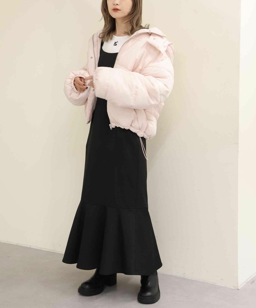 one after another NICE CLAUP(ワンアフターアナザーナイスクラップ)の「【着丈の調節可能】 肩リボンマーメイドキャミワンピース(ワンピース・レディース・ブラック系その他/アイボリー/ベージュ系その他/ブラック・FREE)」の22枚目の写真