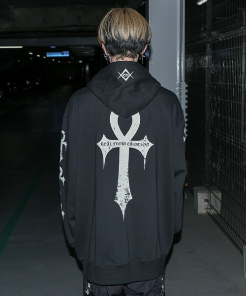 REFLEM（レフレム）の「『REFLEM/レフレム』ロゴラインストーン