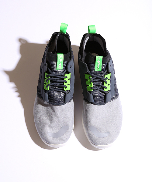 adidas（アディダス）の「ADIDAS Originals ZX8000 BOOST（スニーカー・レディース・グレー/レッド・24.5cm/23.5cm）」の4枚目の写真