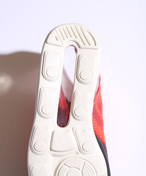 adidas（アディダス）の「ADIDAS Originals ZX8000 BOOST（スニーカー・レディース・グレー/レッド・24.5cm/23.5cm）」の13枚目の写真