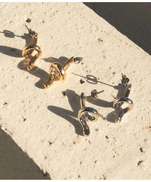 ANAP(アナップ)の「ニュアンスピアス(ピアス(両耳用)・レディース・シルバー/ゴールド・FREE)」の9枚目の写真