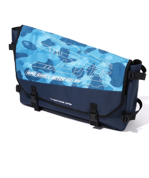 A BATHING APE（アベイシングエイプ）の「HONEYCOMB CAMO MESSENGER BAG M（メッセンジャーバッグ・メンズ・ブルー/グレー・FREE）」の4枚目の写真