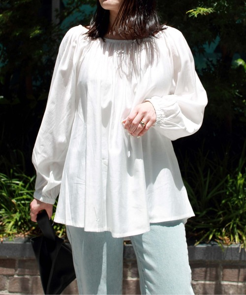 Meli rich（メリーリッチ）の「オフショルにもなる。2WAYブラウス（シャツ/ブラウス・レディース・パープル/ブラック/グリーン/アイボリー・FREE）」の2枚目の写真