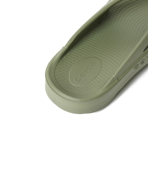 OOFOS（ウーフォス）の「【WOMEN】OOFOS OOriginal（サンダル・レディース・サンドベージュ/ブラック/セージグリーン/チャコールグレー/ワインレッド/ライトブルー・24/23/22/25）」の16枚目の写真