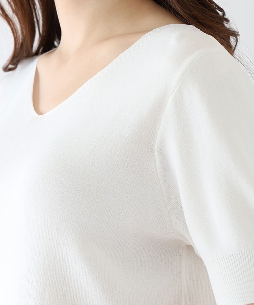 TRUDEA(トルディア)の「総針減らしVネックニット(ニット/セーター・レディース・ライトグレー/グリーン/ホワイト/ブラック・MEDIUM/SMALL/LARGE)」の7枚目の写真