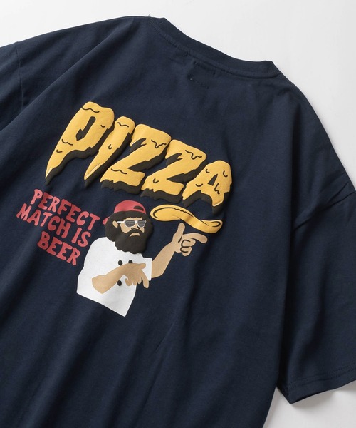 make a ray!（メイク ア レイ！）の「ジェントルマンイラスト「PIZZA&EIGHT BALL」 ワンポイント＆バック発泡プリントデザイン オーバーサイズ 半袖Tシャツ/ビッグシルエット/ USAコットン（Tシャツ/カットソー・メンズ・ブルー/オレンジ/オフホワイト/ブラック/ネイビー/ホワイト・M/L）」の4枚目の写真