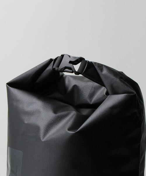 THE NORTH FACE(ザノースフェイス)の「<THE NORTH FACE> SUPER LIGHT DRY BAG 8L/バッグ(ドラムバッグ・メンズ・ブラック・FREE)」の5枚目の写真