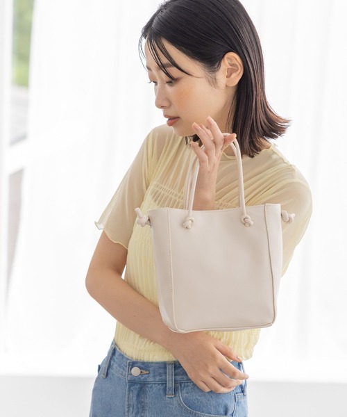 LAKOLE（ラコレ）の「ノットミニトートショルダーバッグ / 962946（ショルダーバッグ・レディース・アイボリー/ブラック/ベージュ/ブルー・FREE）」の2枚目の写真