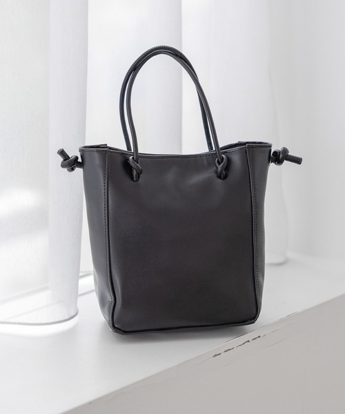 LAKOLE（ラコレ）の「ノットミニトートショルダーバッグ / 962946（ショルダーバッグ・レディース・アイボリー/ブラック/ベージュ/ブルー・FREE）」の11枚目の写真