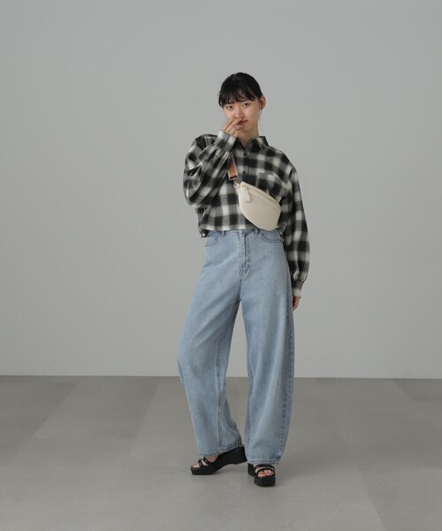 FREE'S MART（フリーズマート）の「◆ボディバッグ（ボディバッグ/ウエストポーチ・レディース・ホワイト/ブラック/ブラック系その他・ﾌﾘ-）」の4枚目の写真