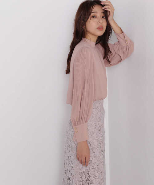 NATURAL BEAUTY BASIC（ナチュラルビューティーベーシック）の「◇楊柳プリーツスリーブブラウス（シャツ/ブラウス・レディース・グレイッシュベージュ/ダークブルー/ピンク/ベージュ系その他5・SMALL/MEDIUM）」の4枚目の写真