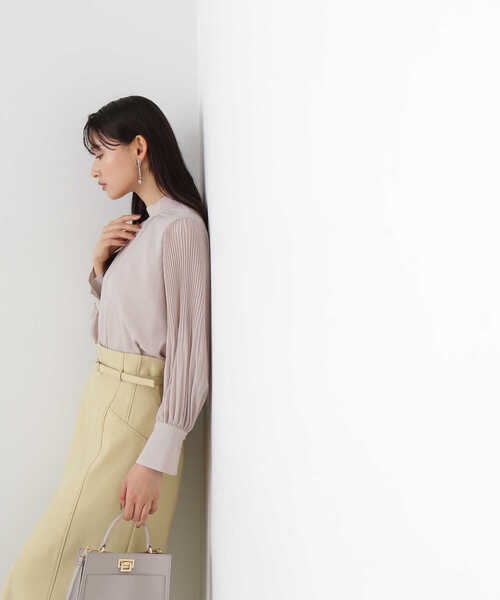 NATURAL BEAUTY BASIC（ナチュラルビューティーベーシック）の「◇楊柳プリーツスリーブブラウス（シャツ/ブラウス・レディース・グレイッシュベージュ/ダークブルー/ピンク/ベージュ系その他5・SMALL/MEDIUM）」の5枚目の写真