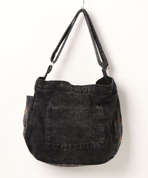 SPINNS（スピンズ）の「GROOVYデザイン デニムショルダーバッグ（ショルダーバッグ・レディース・ブラック/ブルー・ONESIZE）」の6枚目の写真