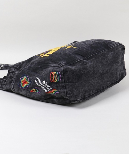 SPINNS（スピンズ）の「GROOVYデザイン デニムショルダーバッグ（ショルダーバッグ・レディース・ブラック/ブルー・ONESIZE）」の9枚目の写真