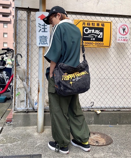 SPINNS（スピンズ）の「GROOVYデザイン デニムショルダーバッグ（ショルダーバッグ・レディース・ブラック/ブルー・ONESIZE）」の14枚目の写真