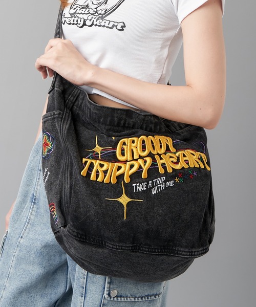 SPINNS（スピンズ）の「GROOVYデザイン デニムショルダーバッグ（ショルダーバッグ・レディース・ブラック/ブルー・ONESIZE）」の19枚目の写真