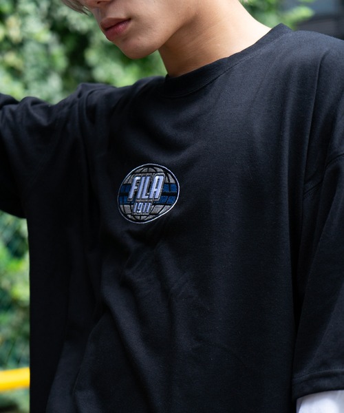 FILA(フィラ)の「【FILA/フィラ】フェイクレイヤード 胸ワンポイント刺繍 ロンT ドロップショルダー ストリート ビッグシルエット(Tシャツ/カットソー・メンズ・ブラック/ダークグリーン/ライトベージュ・MEDIUM/LARGE/X-LARGE)」の7枚目の写真