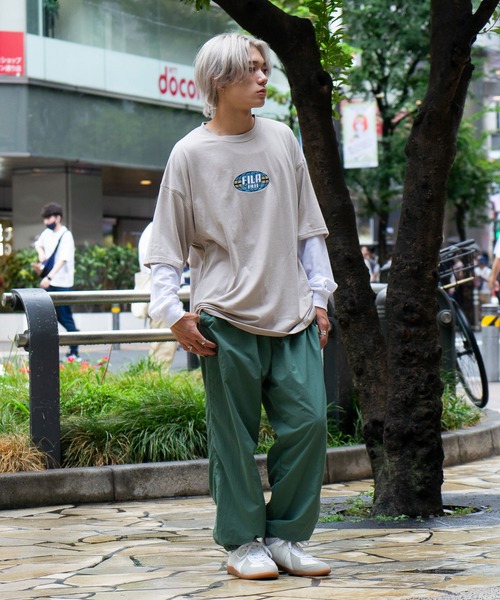FILA(フィラ)の「【FILA/フィラ】フェイクレイヤード 胸ワンポイント刺繍 ロンT ドロップショルダー ストリート ビッグシルエット(Tシャツ/カットソー・メンズ・ブラック/ダークグリーン/ライトベージュ・MEDIUM/LARGE/X-LARGE)」の14枚目の写真