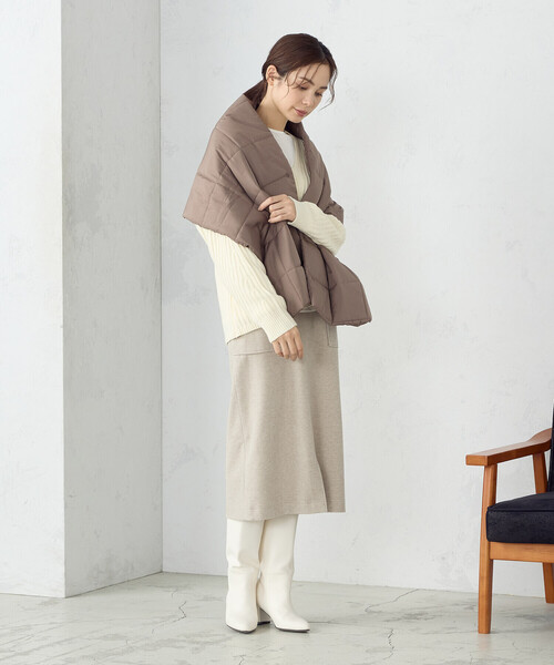 MONO COMME CA(モノコムサ)の「中綿キルトストール(ストール/ショール・レディース・ブラック/モカ・FREE)」の9枚目の写真