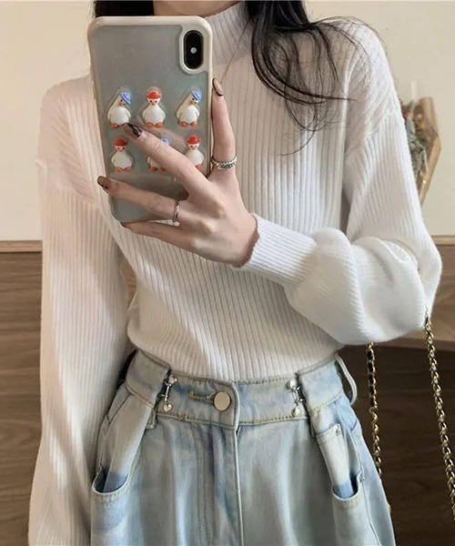 gossip!ロサンゼルス(ゴシップロサンゼルス)の「YUGA パフスリーブ ハーフタートルネックセーター(ニット/セーター・レディース・オフホワイト/レッド/ブラック/ピンク/グレー/ホワイト・FREE)」の2枚目の写真