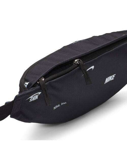 NIKE(ナイキ)の「ナイキ ヘリテージ ファニー パック (3L) / Nike Heritage Fanny Pack (3L)(ボディバッグ/ウエストポーチ・メンズ・カモフラージュ/ブラック・ONE SIZE)」の9枚目の写真