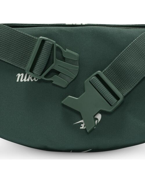 NIKE(ナイキ)の「ナイキ ヘリテージ ファニー パック (3L) / Nike Heritage Fanny Pack (3L)(ボディバッグ/ウエストポーチ・メンズ・カモフラージュ/ブラック・ONE SIZE)」の16枚目の写真