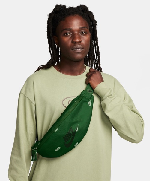 NIKE(ナイキ)の「ナイキ ヘリテージ ファニー パック (3L) / Nike Heritage Fanny Pack (3L)(ボディバッグ/ウエストポーチ・メンズ・カモフラージュ/ブラック・ONE SIZE)」の20枚目の写真