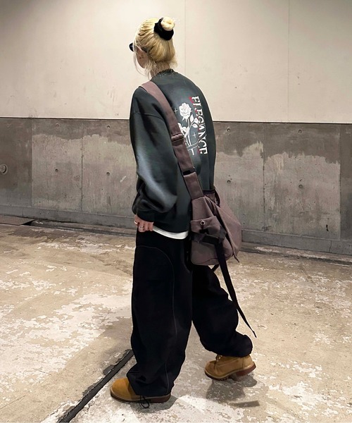 sedacle(セダクル)の「オーバーサイズ ブラストロゴプリントスウェット(スウェット・メンズ・ベージュ/ブラウン/チャコールグレー・LARGE/MEDIUM)」の8枚目の写真